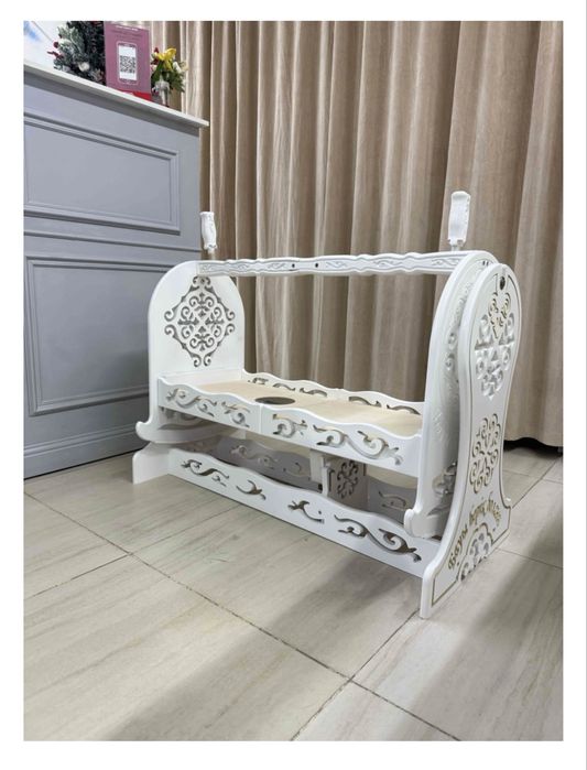 Смарт бесік, сам качается от сети.