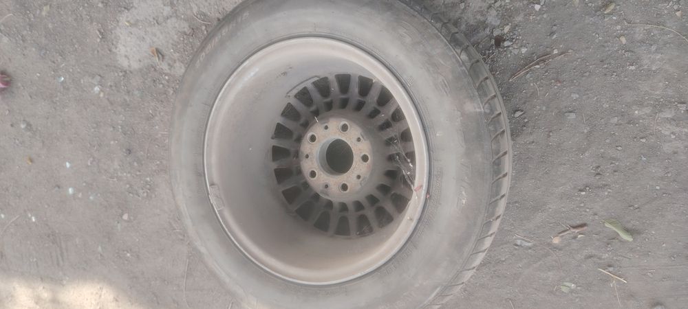 Комплект диск с шины на R 15.от БМВ Е 36