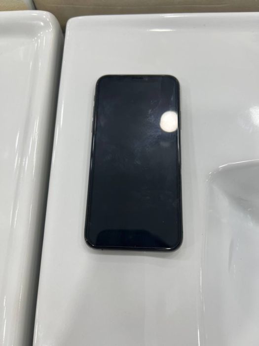 iphone XS продается.