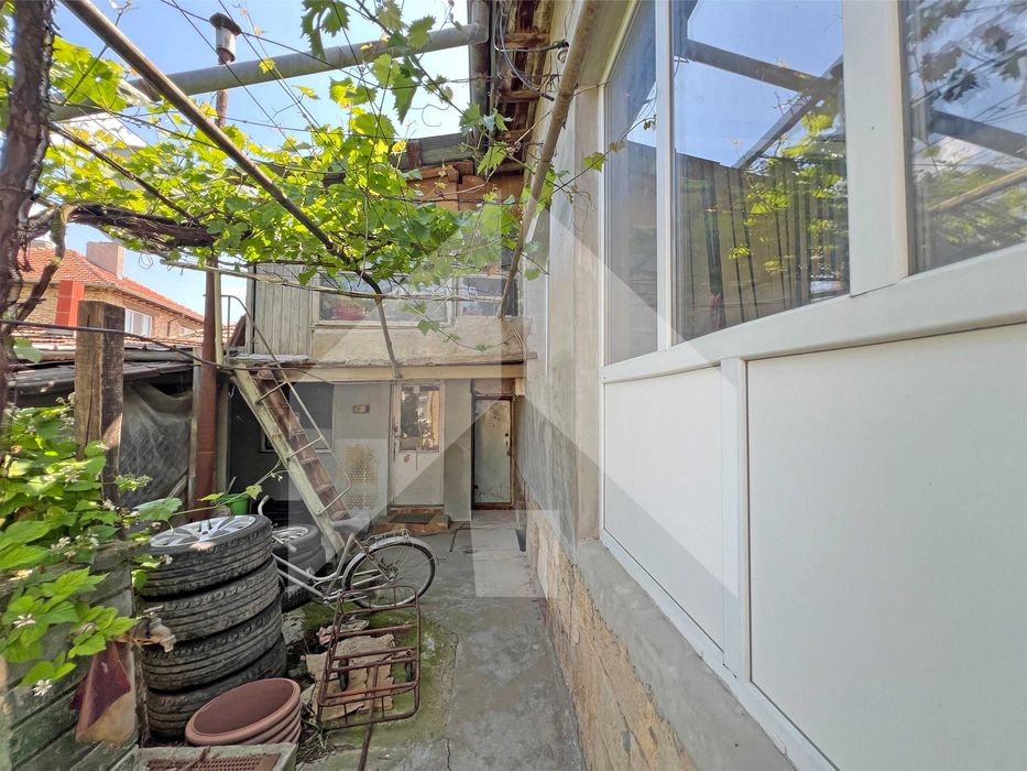 Продава се Къща в Нови пазар - 76 кв.м за 839 €/кв.м - Снимка #17