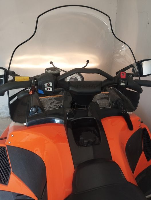 Продам снегоход Arctic cat Z1