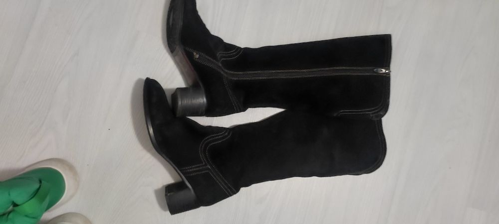 Сапоги замшевые  и дутыши