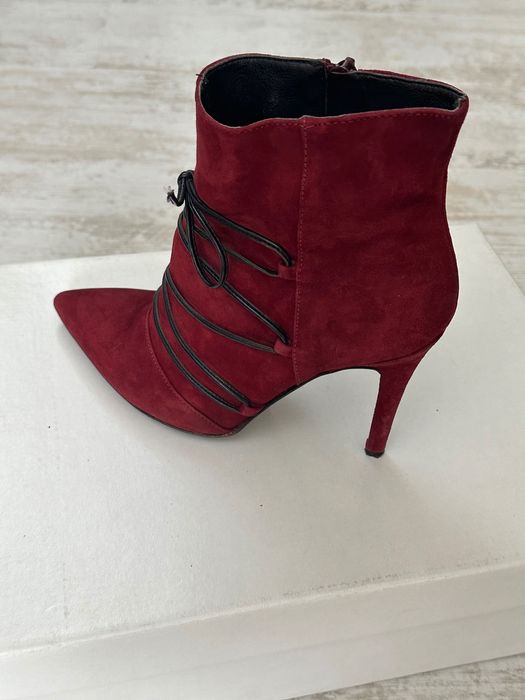 Червени велурени боти Zee Line