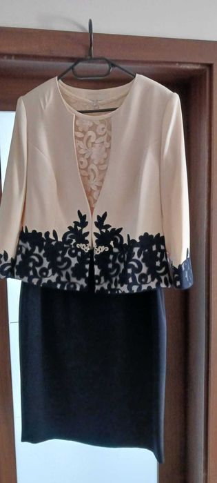 vand costum rochie si sacou marimea 44