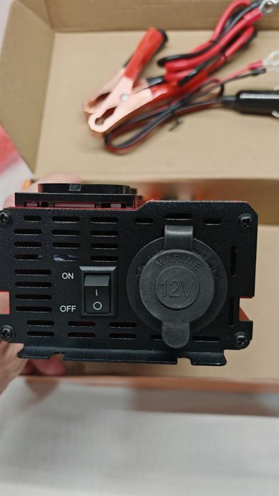 Invertor 12V DC la 220V