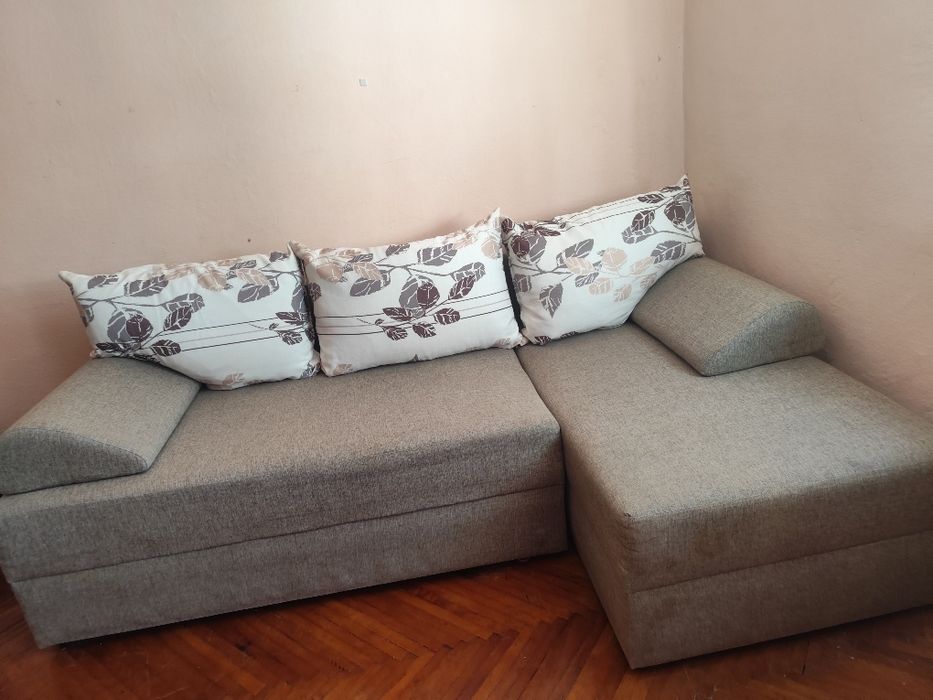 Coltar extensibil cu lada de depozitare
