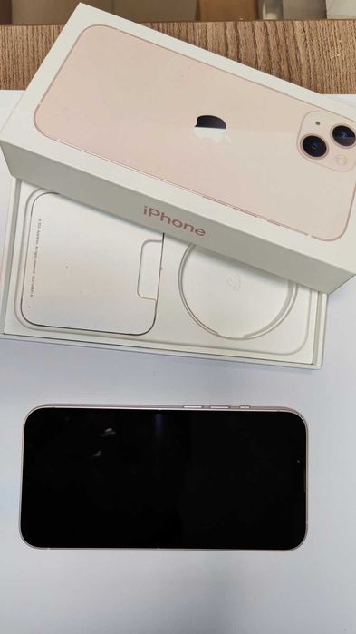 iPhone 13 128GB - страхотен