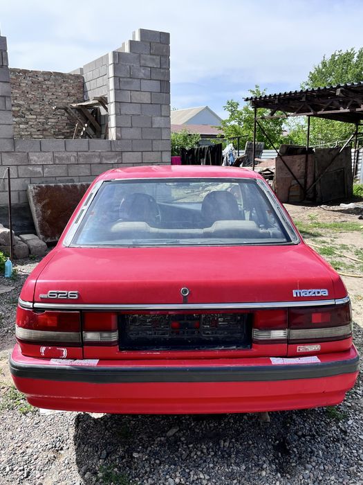 Машина Mazda 626