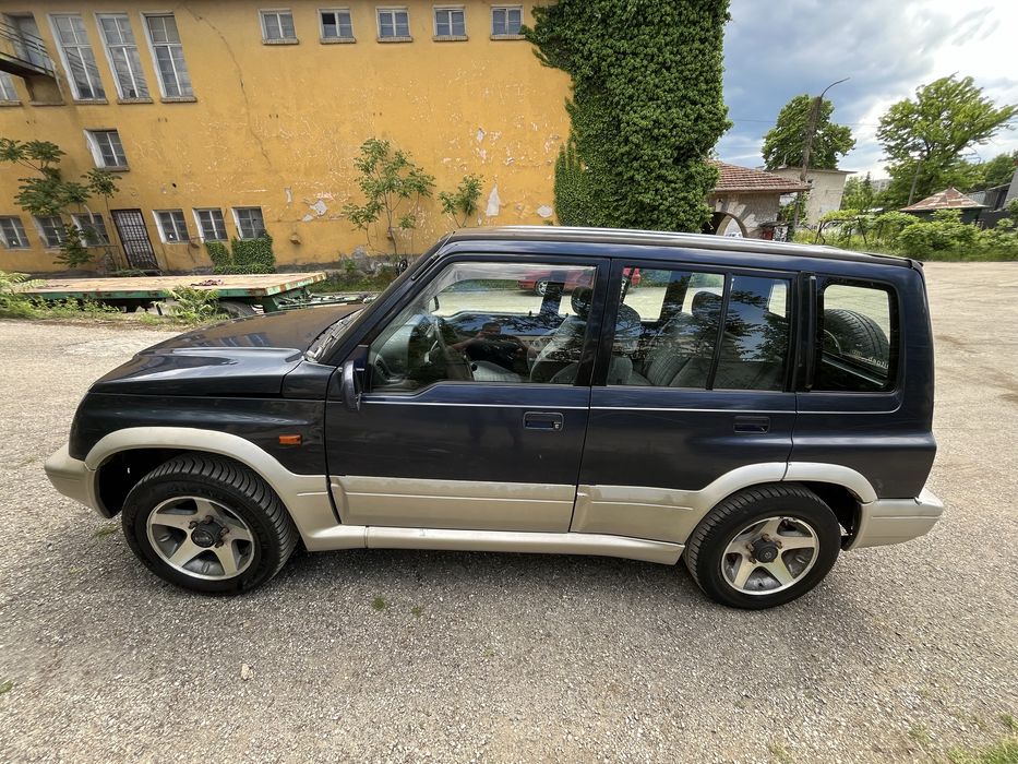 Suzuki Vitara 2.0 V6 климатик , теглич , бързи и бавни