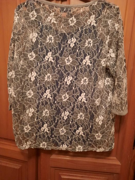 Bluza din dantela cu maieu inclus marimea L