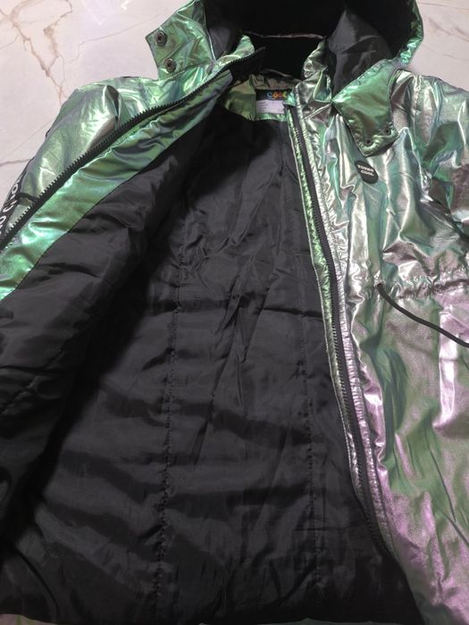 Продам куртку для девочки осень