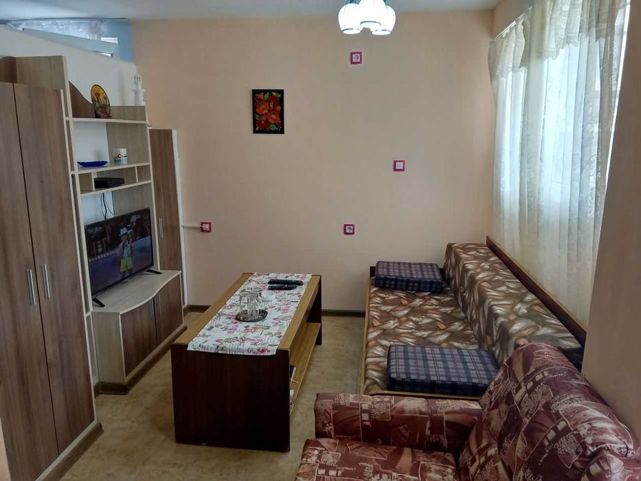 КВАРТИРИ.Черноморец ,къща ''ВАНЕСА''