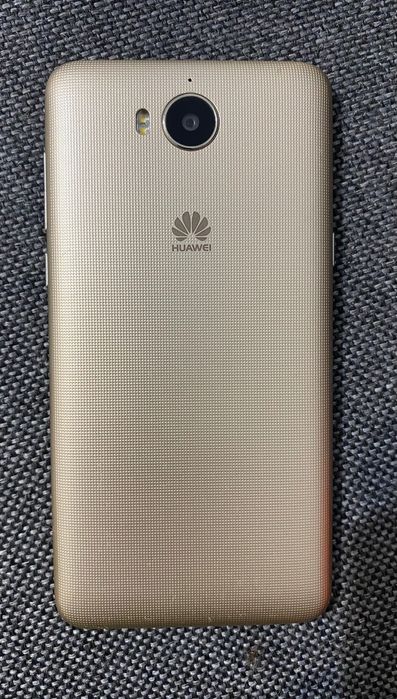 Huawei Y6 2017 бял и златист
