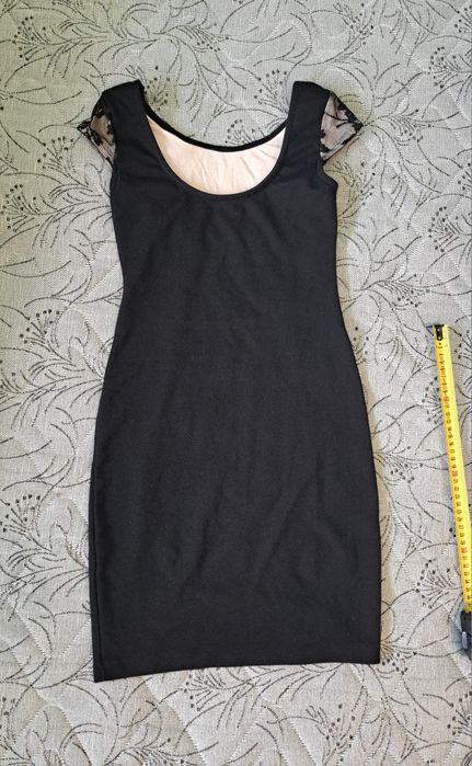 Дамска рокля, памучна материя с дантела в предната част, размер "S".