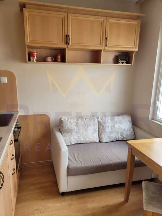 Дава се под наем Четиристаен апартамент в Варна, Чайка - 90 кв.м за 612 € - Снимка #1