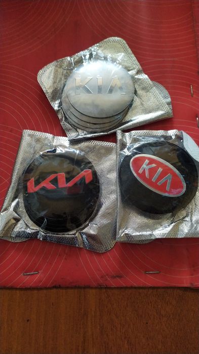 Наклейки на колпаки