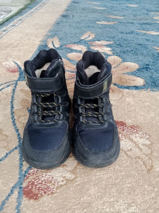 Продам ботинки 32р.
