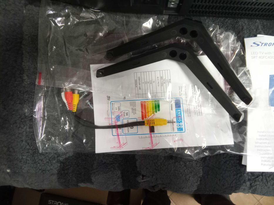 Телевизор Strong SRT 40FC4003 - нов