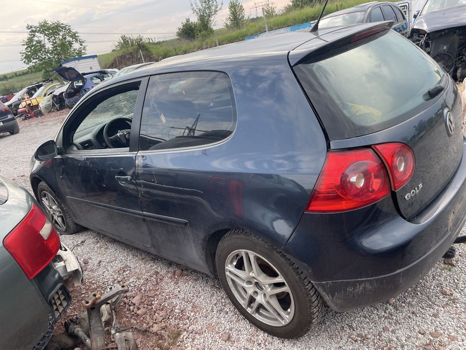 Фолксваген голф 5 1.9ТДИ 105к.с 6 скорости На Части