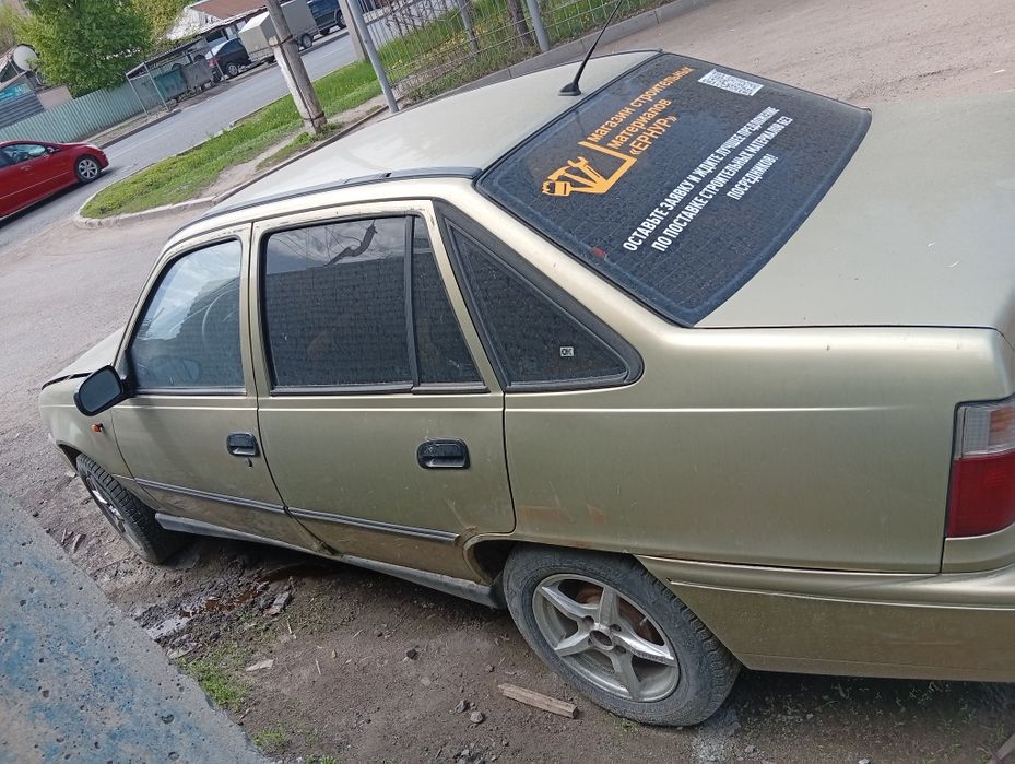 Машина Nexia продам