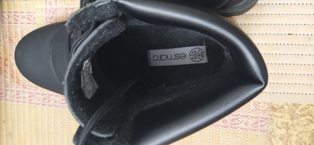 Боти/ кубинки в бежов и черен цвят, велур, 39 номер., чисто нови