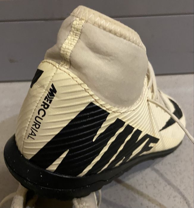 Футболни обувки Nike Mercurial