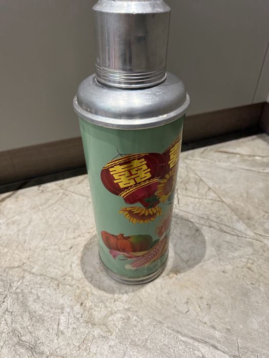 Стар ,китайски термус,цена 7 лв.