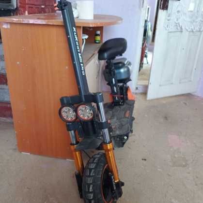 De vânzare trotinetă electrică folosită, stare excelentă