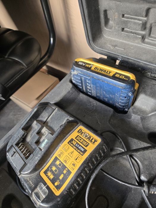 Шуруповерт DeWalt DCD777