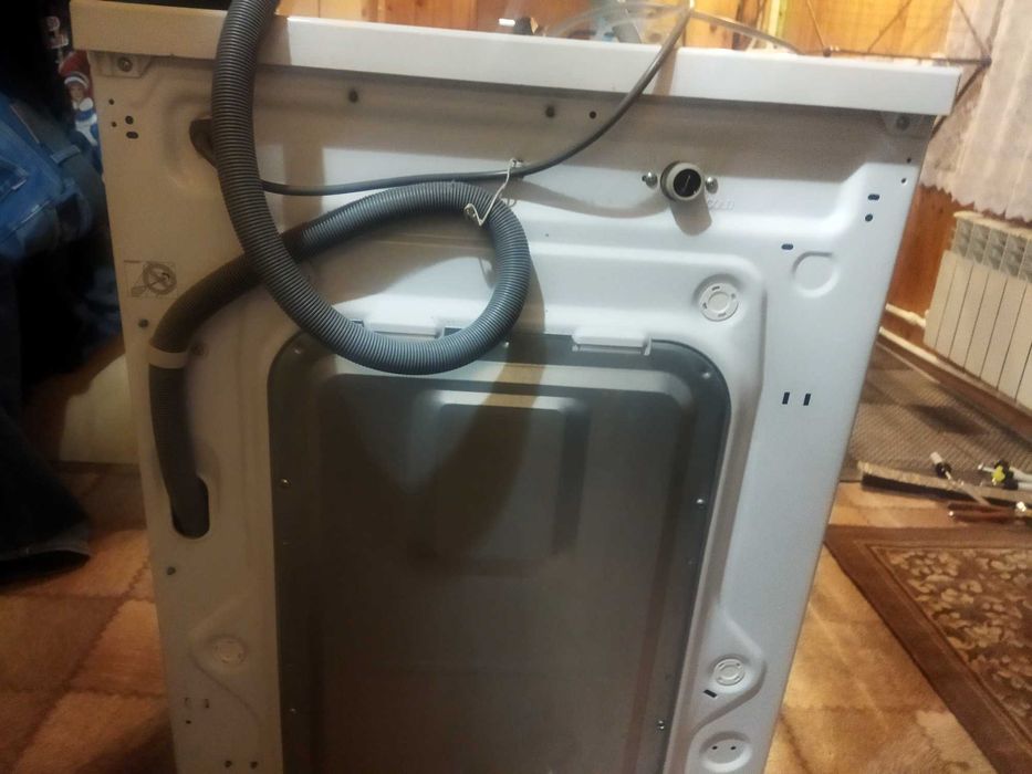 Машинка стиральная автомат