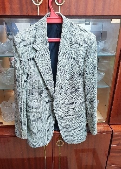 Продаю костюмы и брюки