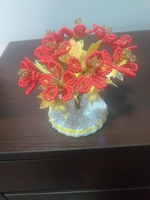 Цветочки из бисера