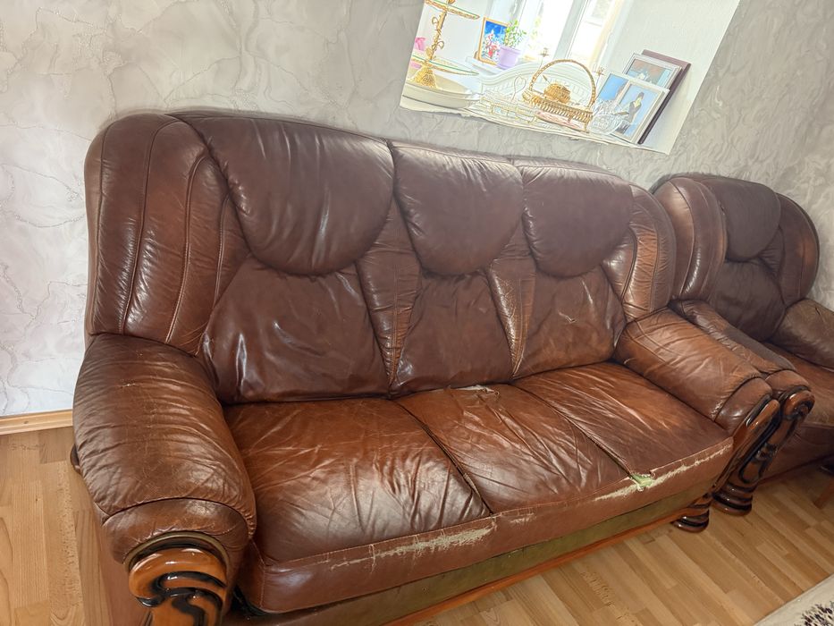 Продам диван гостинный