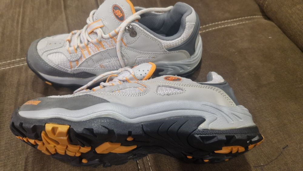 Adidasi dama de vanzare