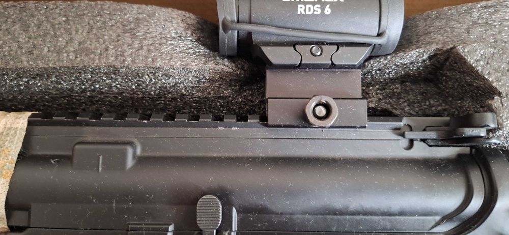 Пълен комплект еърсофт Arcturus AR15 с Umarex RDS 6 airsoft реплика