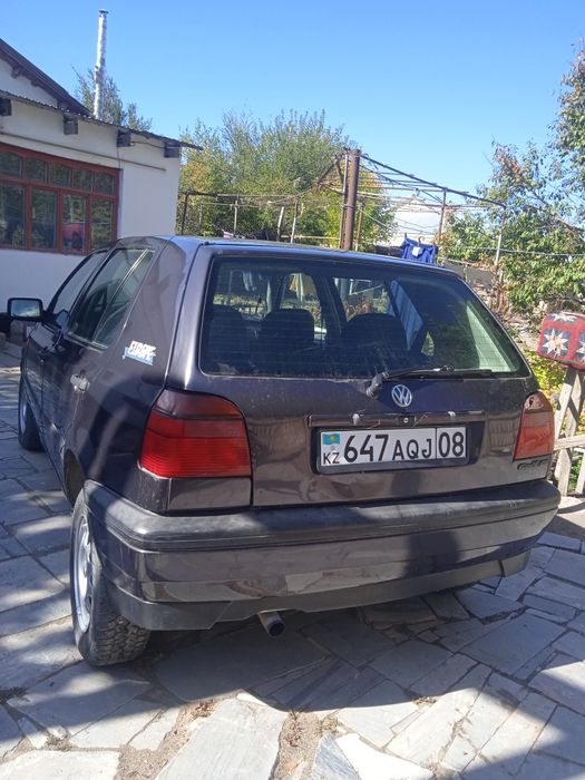 Продам машину Volkswagen Golf 3