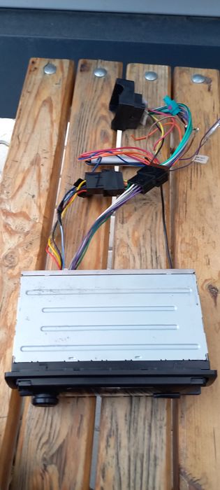 Radio auto  Sony cu microfon incorporat  Digital media player