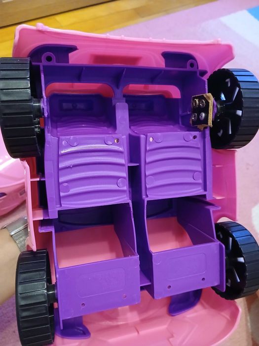 2 Masini pentru papusa Barbie
