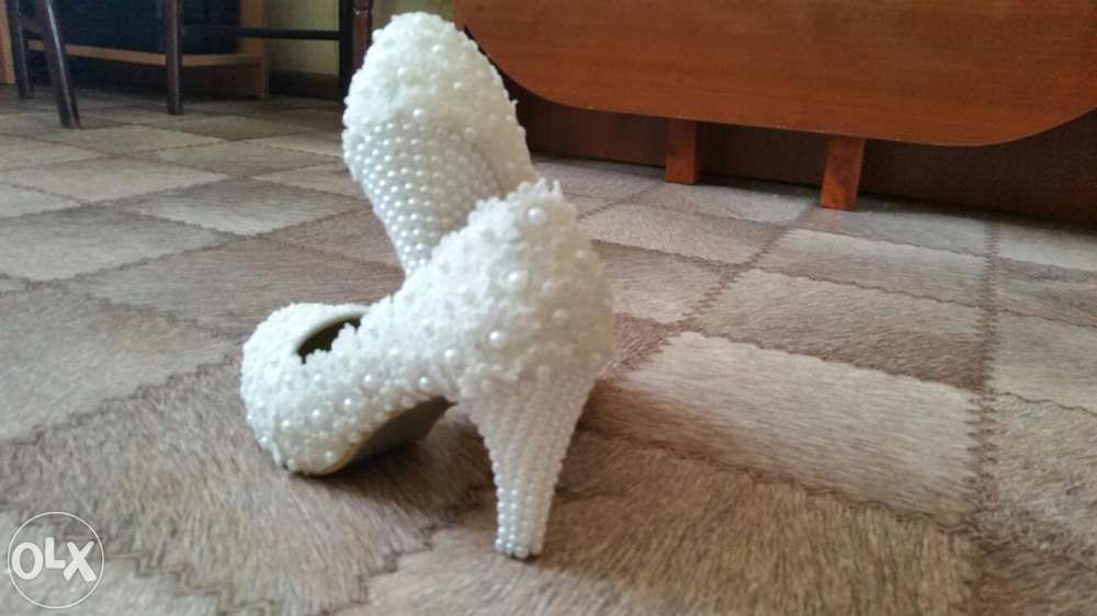 Продам туфли свадебные