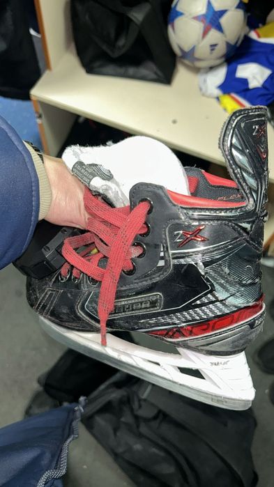 Коньки хоккейные