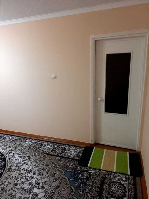 Kvartira Sheriklikka 2ta qiz bola kk Farxodski bozor yonida kvartira