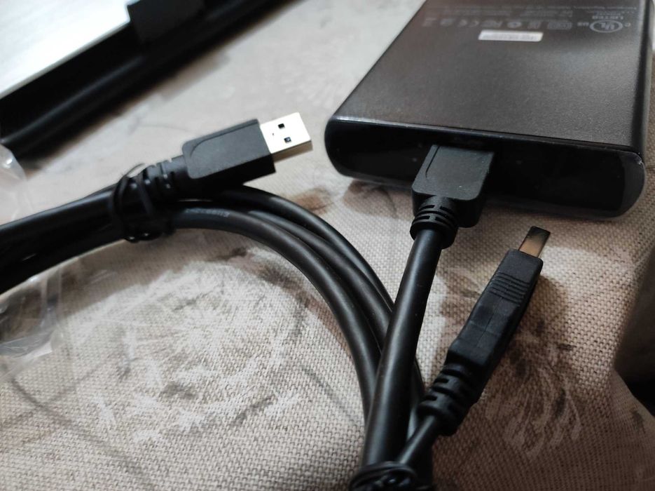 HP преходник адаптер VGA - USB / Display port USB за няколко монитора