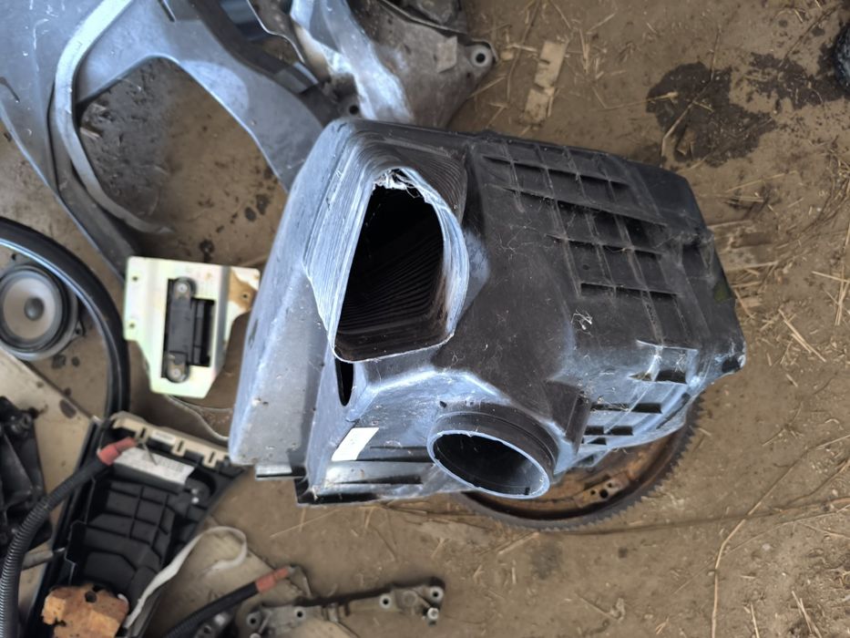 Кутия Въздушен филтър Bmw бмв e90 e91 e92 320i 170кс n43