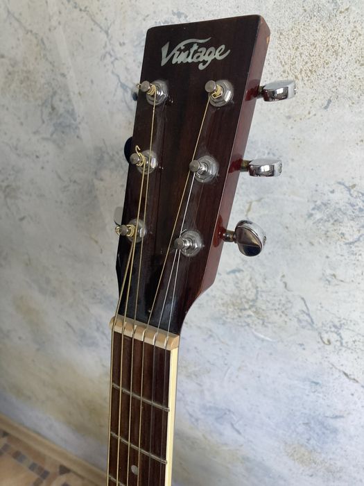 Акустична китара Vintage V300