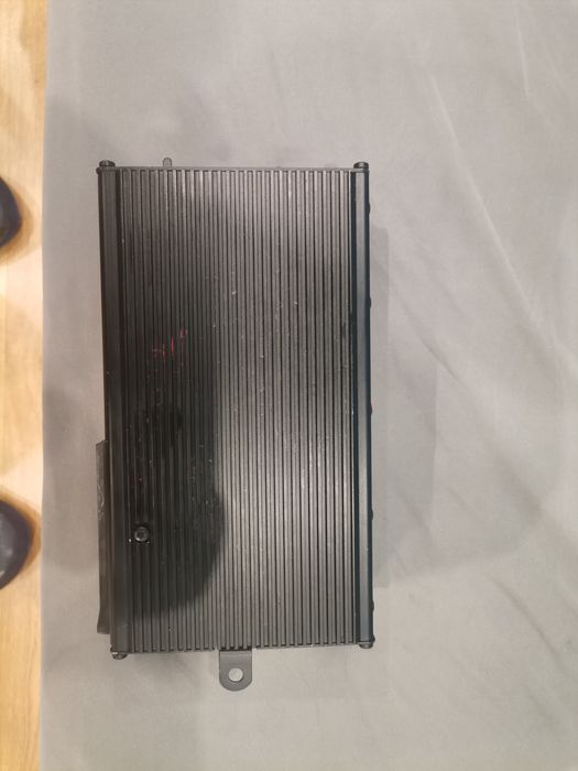 Усилвател harman kardon за кола