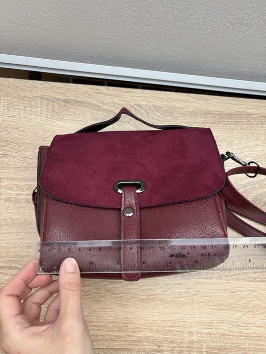 Тъмночервена дамска чанта