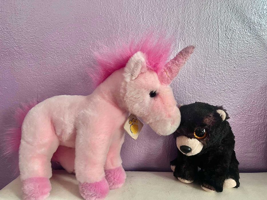 мноого плюшени играчки