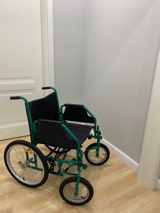 ПРОДАМ КОЛЯСКУ  состояние хорошее