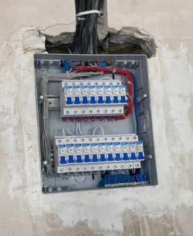 Электрик профыссанал 24/7 стаж 20 лет допуск 2000 волт