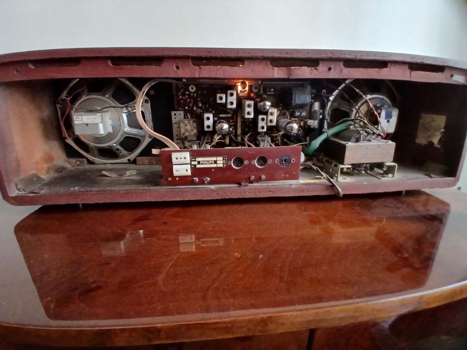 Radio cu lămpi Philips Adagio 03RB 363,anii 1965-1967.